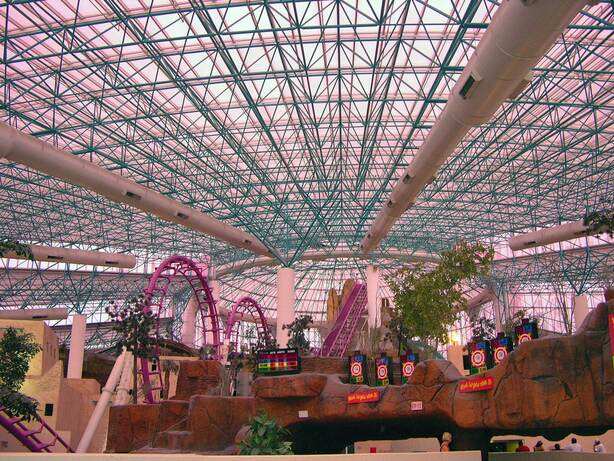 Parque de atracciones cubierto "Adventuredome" en Las Vegas.