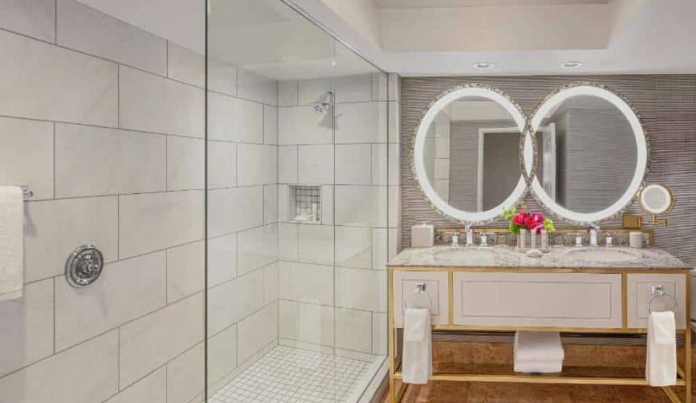 Baño habitación reformada hotel Bellagio Las Vegas