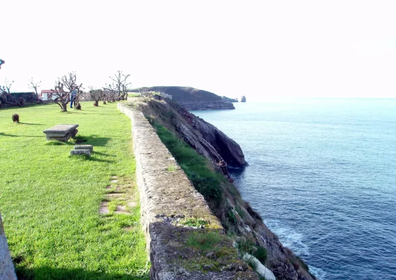 paseo-san-pedro-llanes