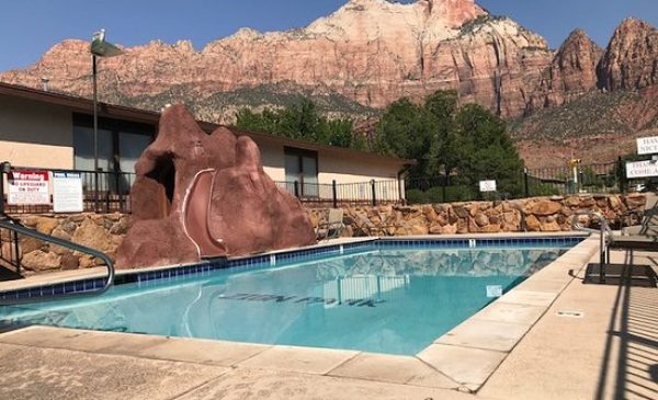 zion-park-motel-piscina-2